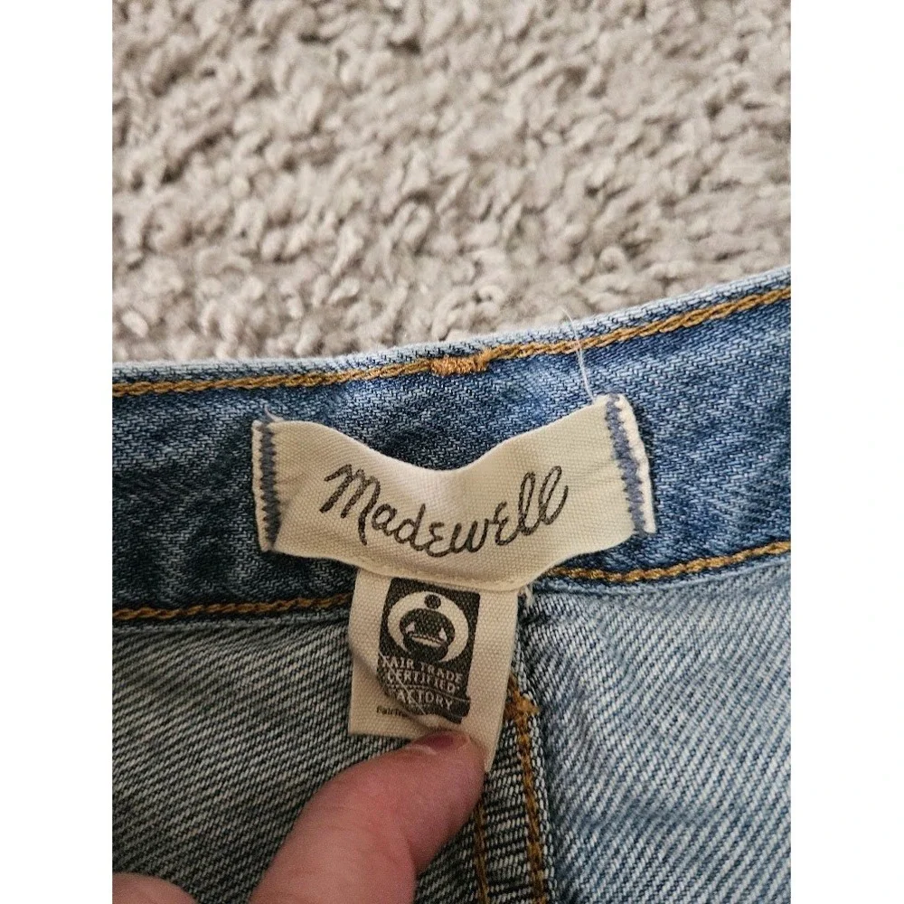 Madewell Pleated Denim Shorts Light Wash Blue Button Fly Raw Hem Women Size 27